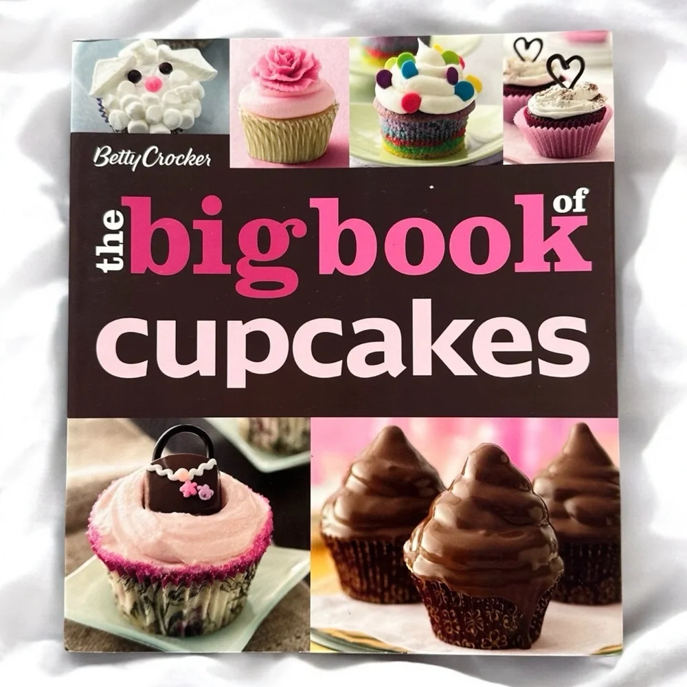 Betty Crocker Big Book Cookies & Cupcakes Set OS Baking Cookbooks